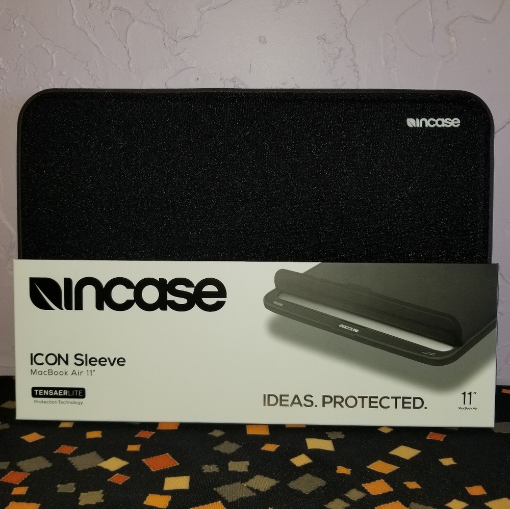 Incase MacBook Air 11"